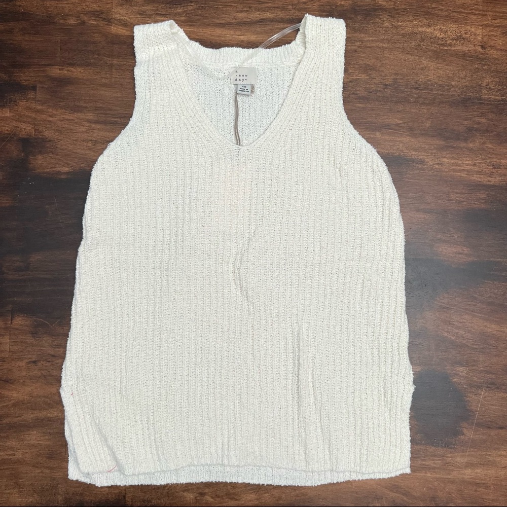 A New Day ivory sleeveless sweater size extra small XS